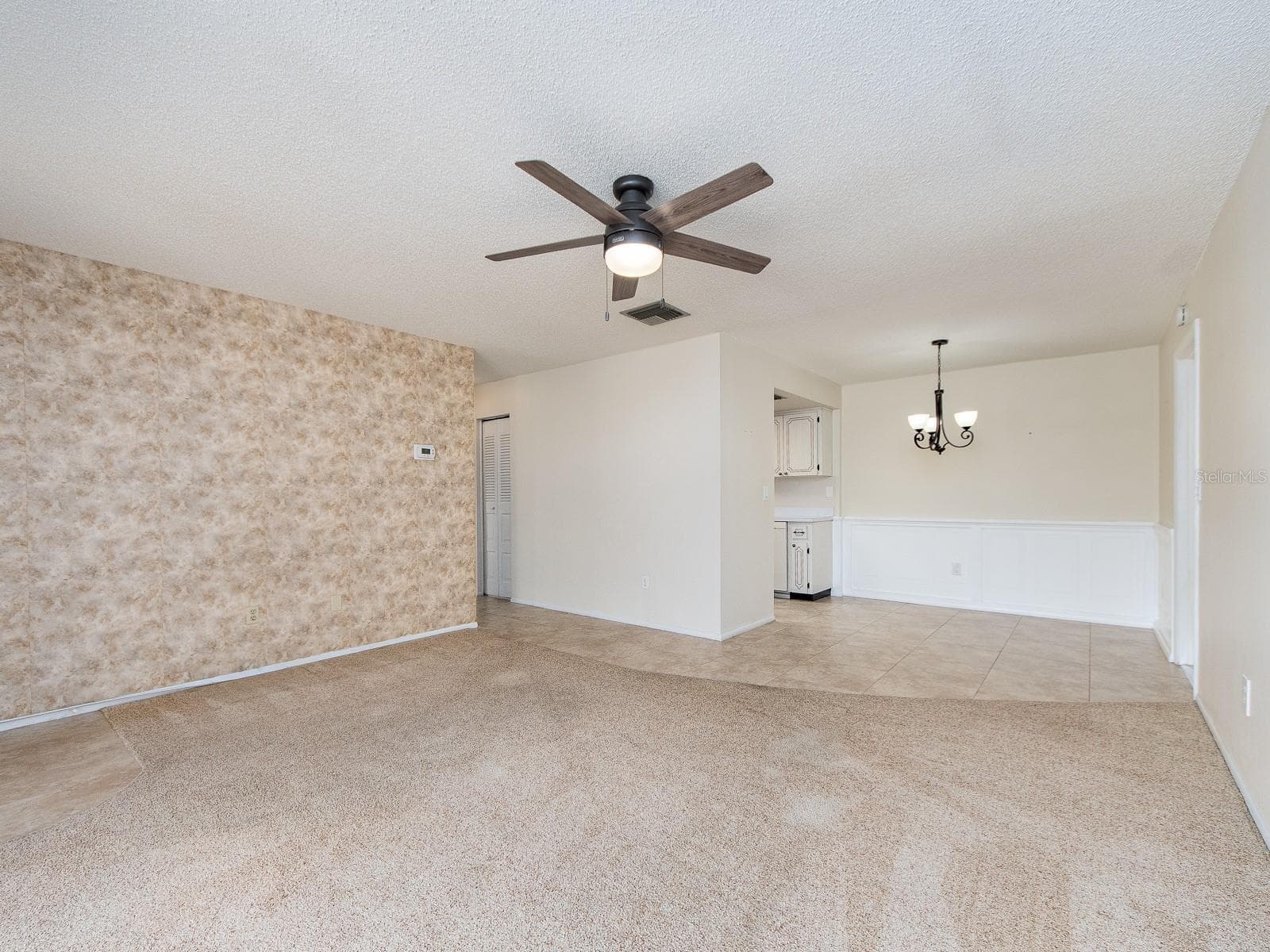 Living Room - 1009 QUEEN ANNE DR #B, PALM HARBOR