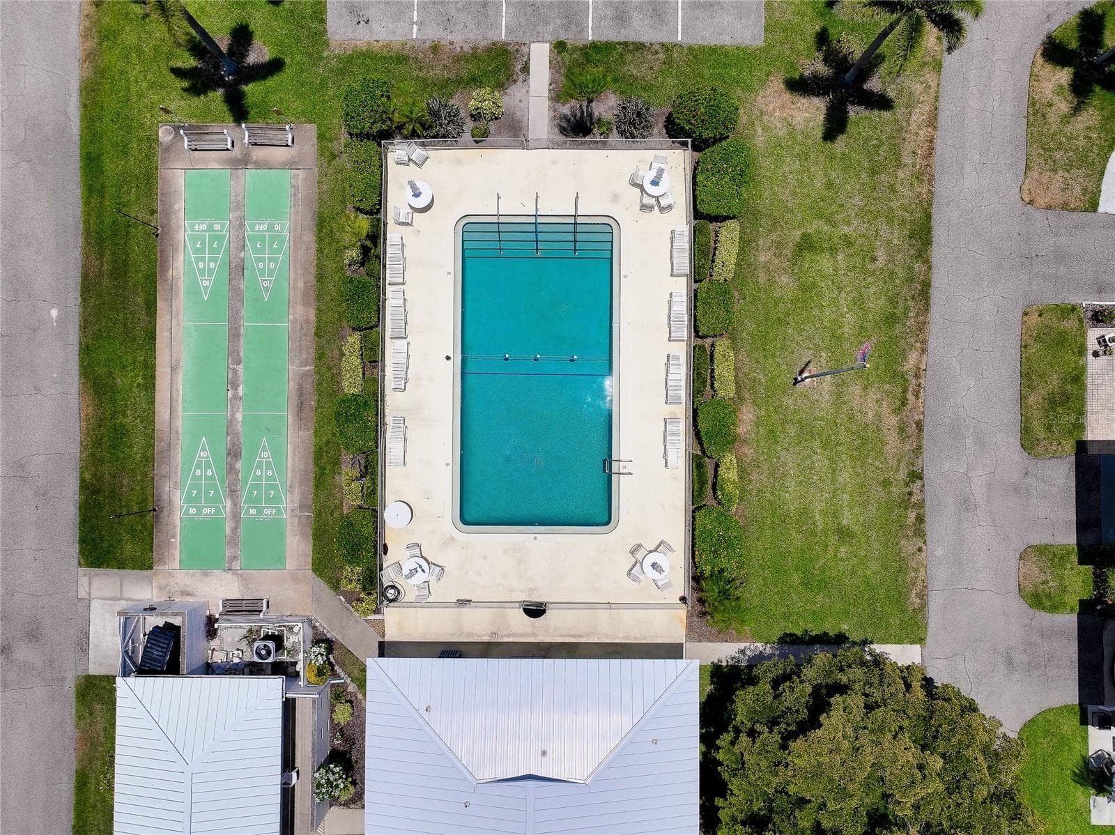 Aerial view - pool & clubhouse. - 112 THE CORSO #112, VENICE
