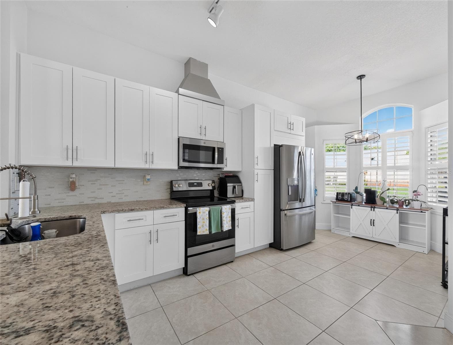 Single Family Residence at 14435 WINDCHIME LN, ORLANDO, photo 3 of 48