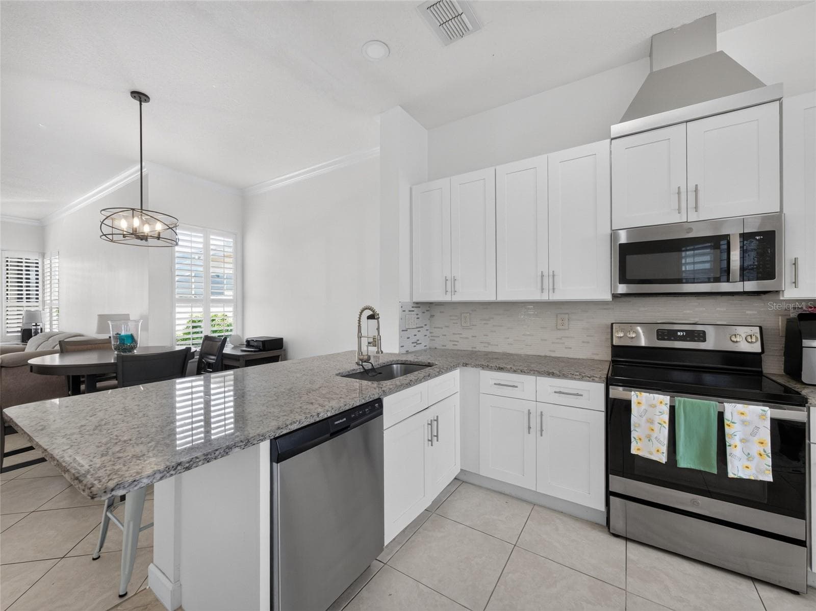 Single Family Residence at 14435 WINDCHIME LN, ORLANDO, photo 4 of 48