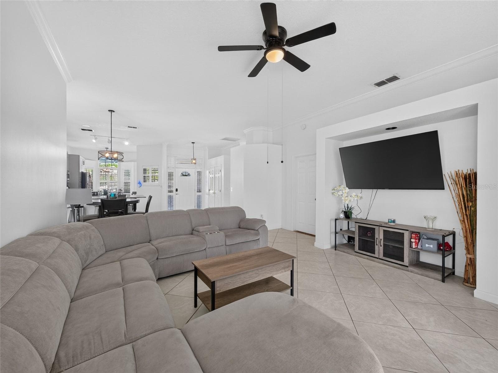 Single Family Residence at 14435 WINDCHIME LN, ORLANDO, photo 18 of 48
