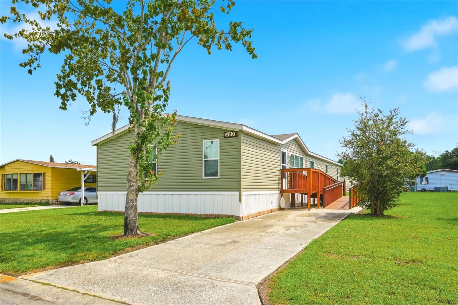 209 ELLSWORTH DR