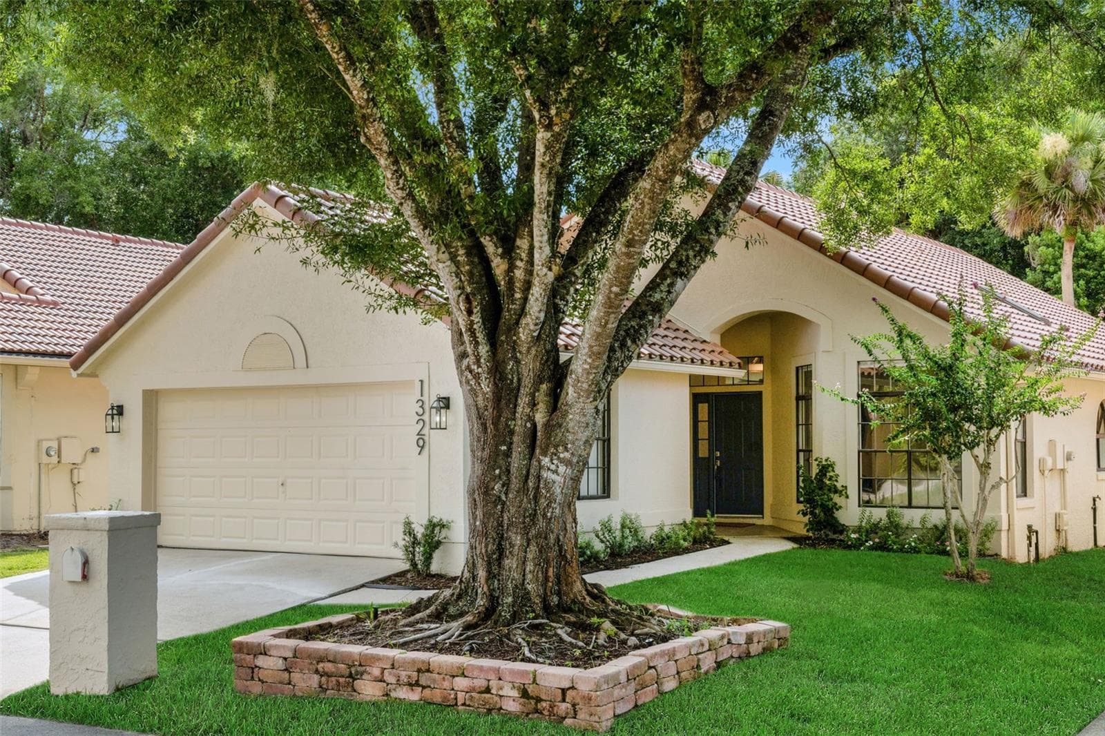 Single Family Residence at 1329 AUGUSTA NATIONAL BLVD, WINTER SPRINGS, photo 2 of 35
