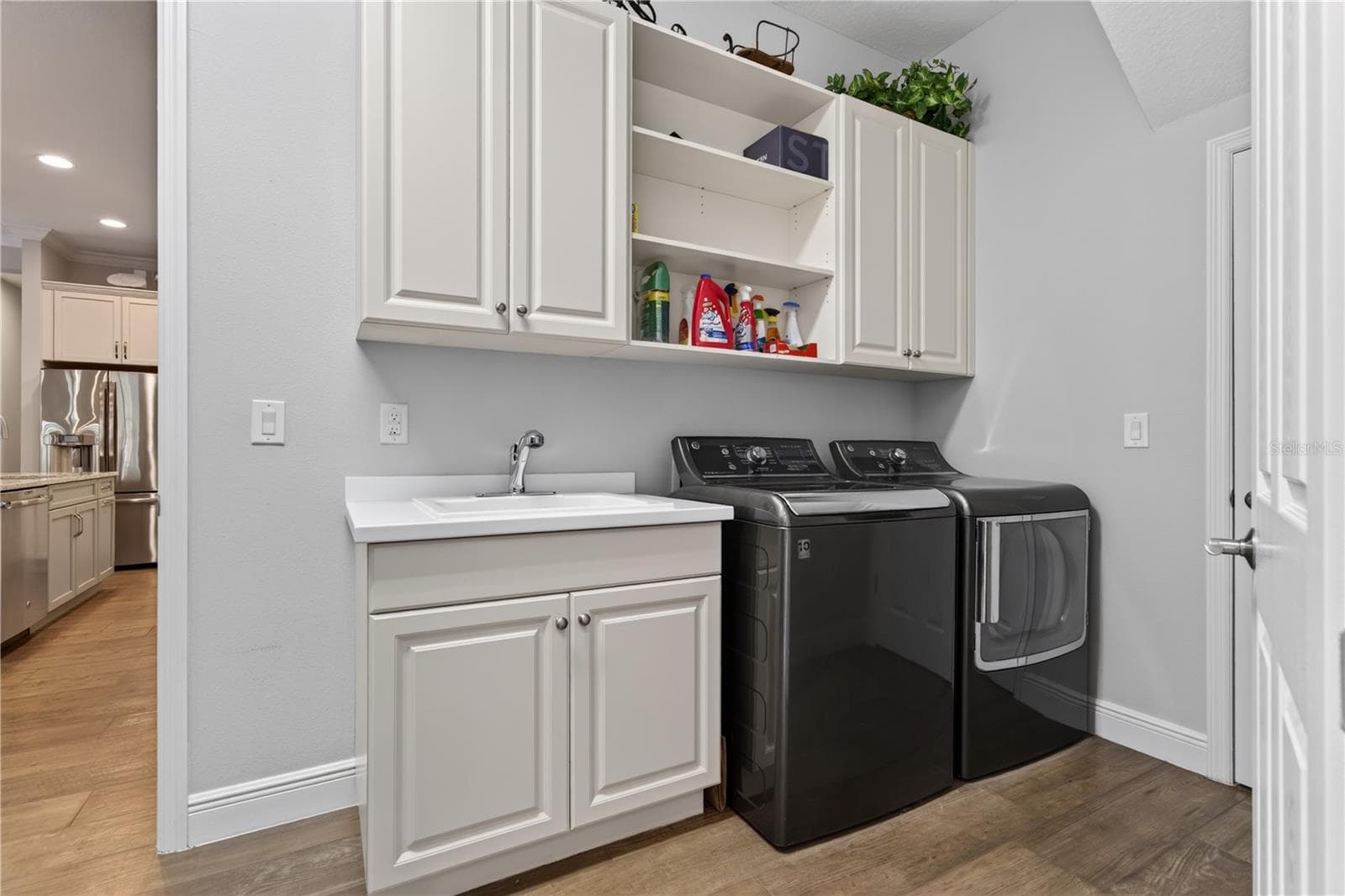Seperate laundry - 8276 LARKSPUR CIR, SARASOTA