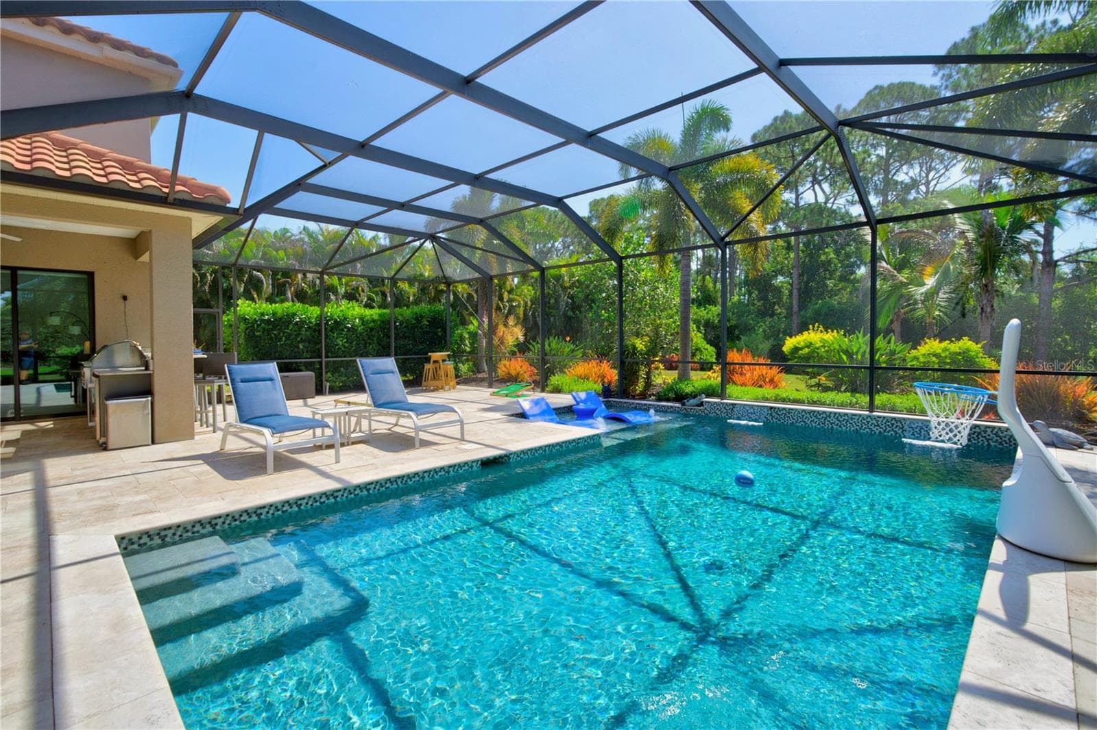 Heated saltwater pool - 8276 LARKSPUR CIR, SARASOTA