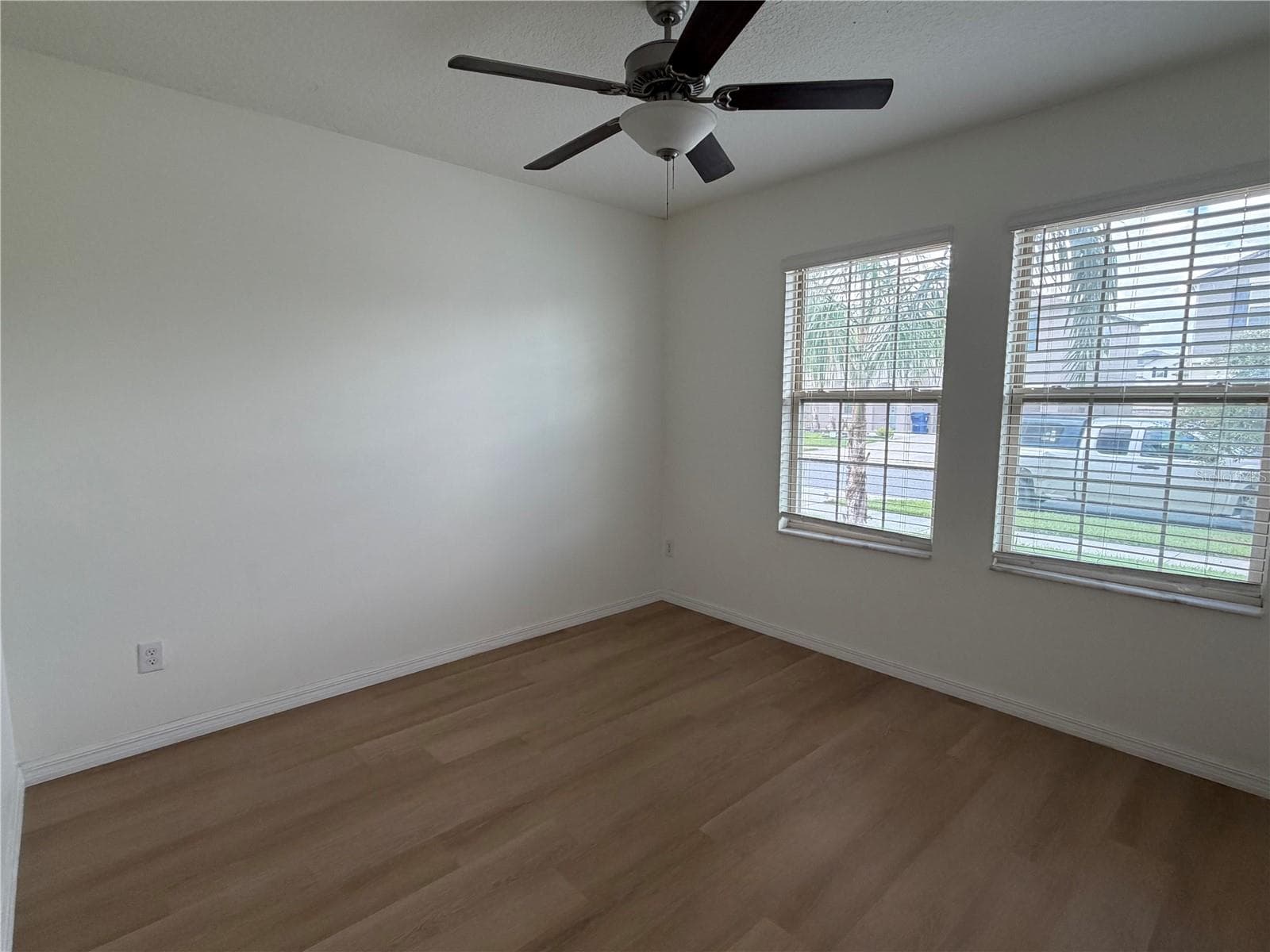 Single Family Residence at 31823 SUN KETTLE LOOP, WESLEY CHAPEL, photo 3 of 38