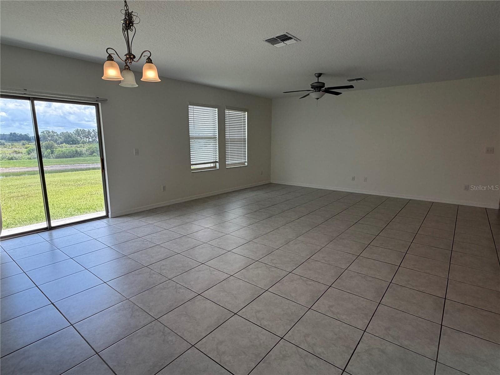 Single Family Residence at 31823 SUN KETTLE LOOP, WESLEY CHAPEL, photo 13 of 38
