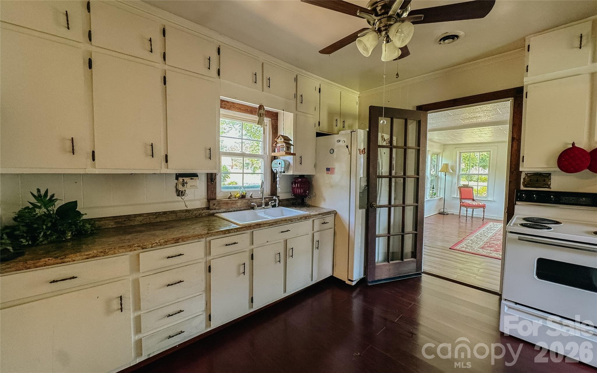 Single Family Residence at 401 S Gold Branch Road, Richfield, photo 18 of 42
