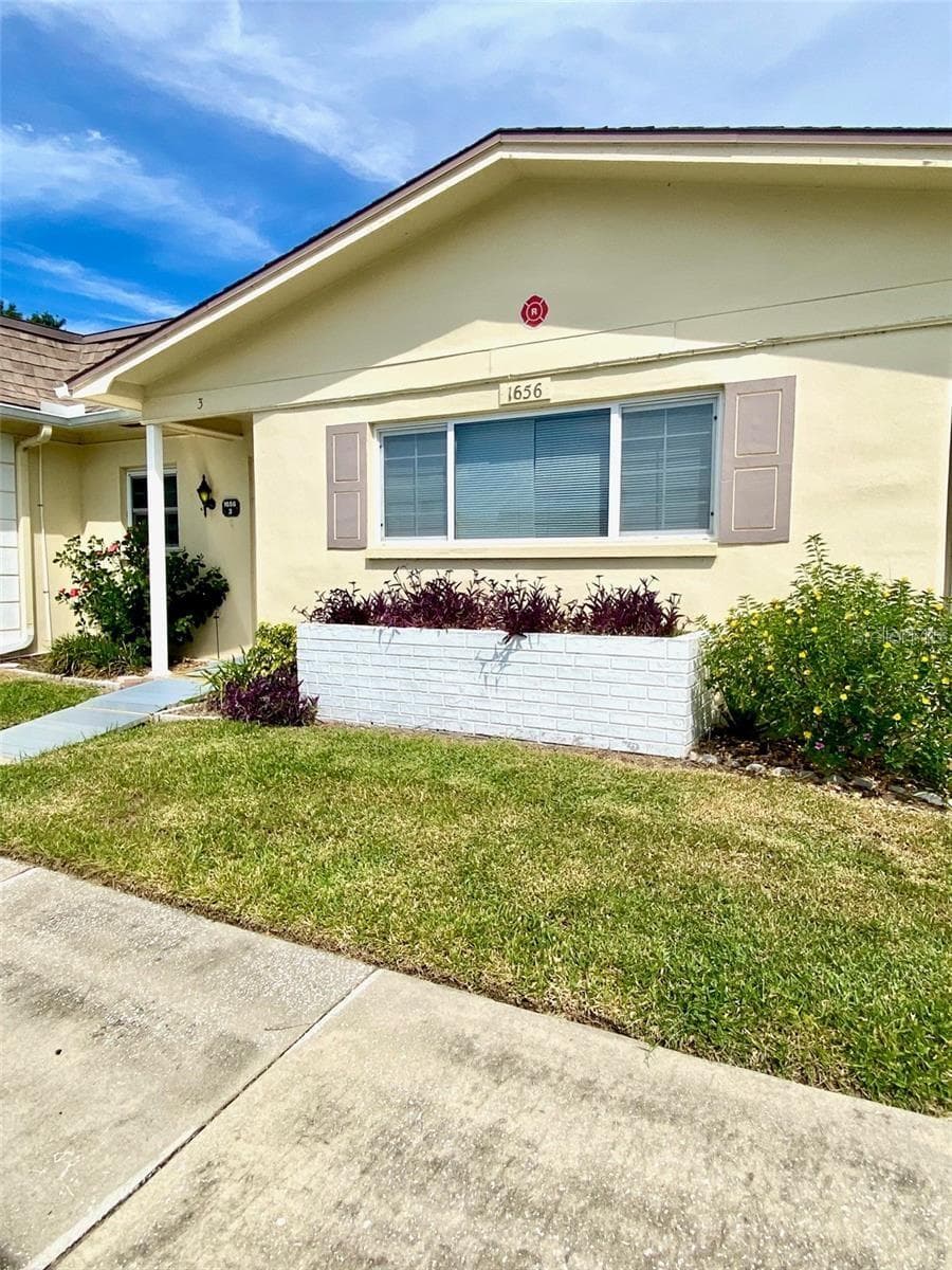 1656 S LAKE AVE #3