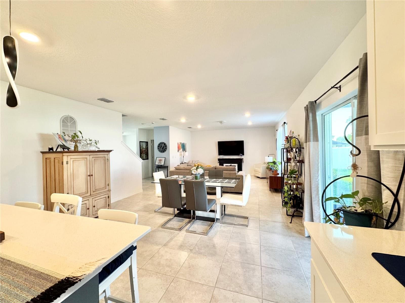 Open Concept - 557 PINE TREE BLVD, LAKE ALFRED