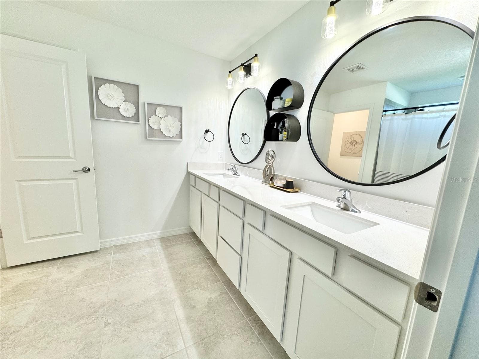 En Suite - 557 PINE TREE BLVD, LAKE ALFRED