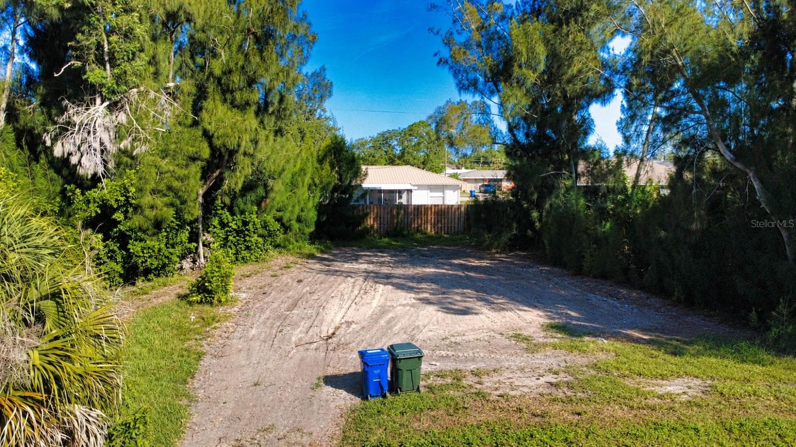 1020 LINDEN RD