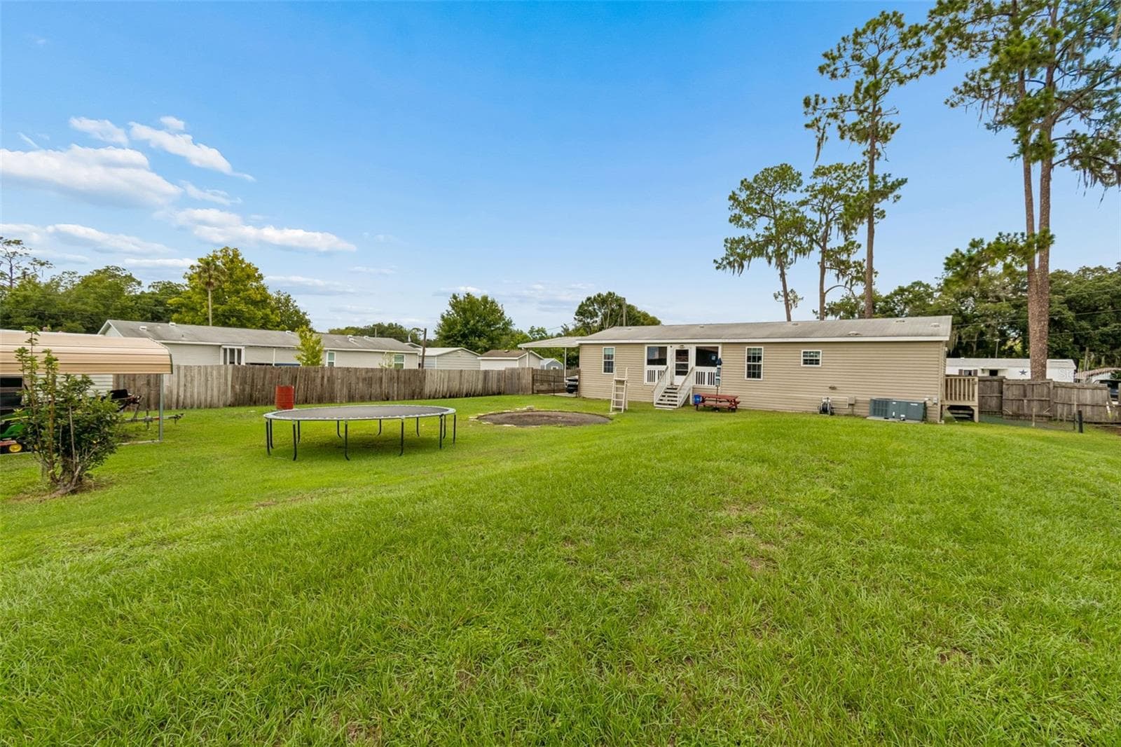 Manufactured Home at 4917 HERNDON WAY, AUBURNDALE, photo 5 of 24