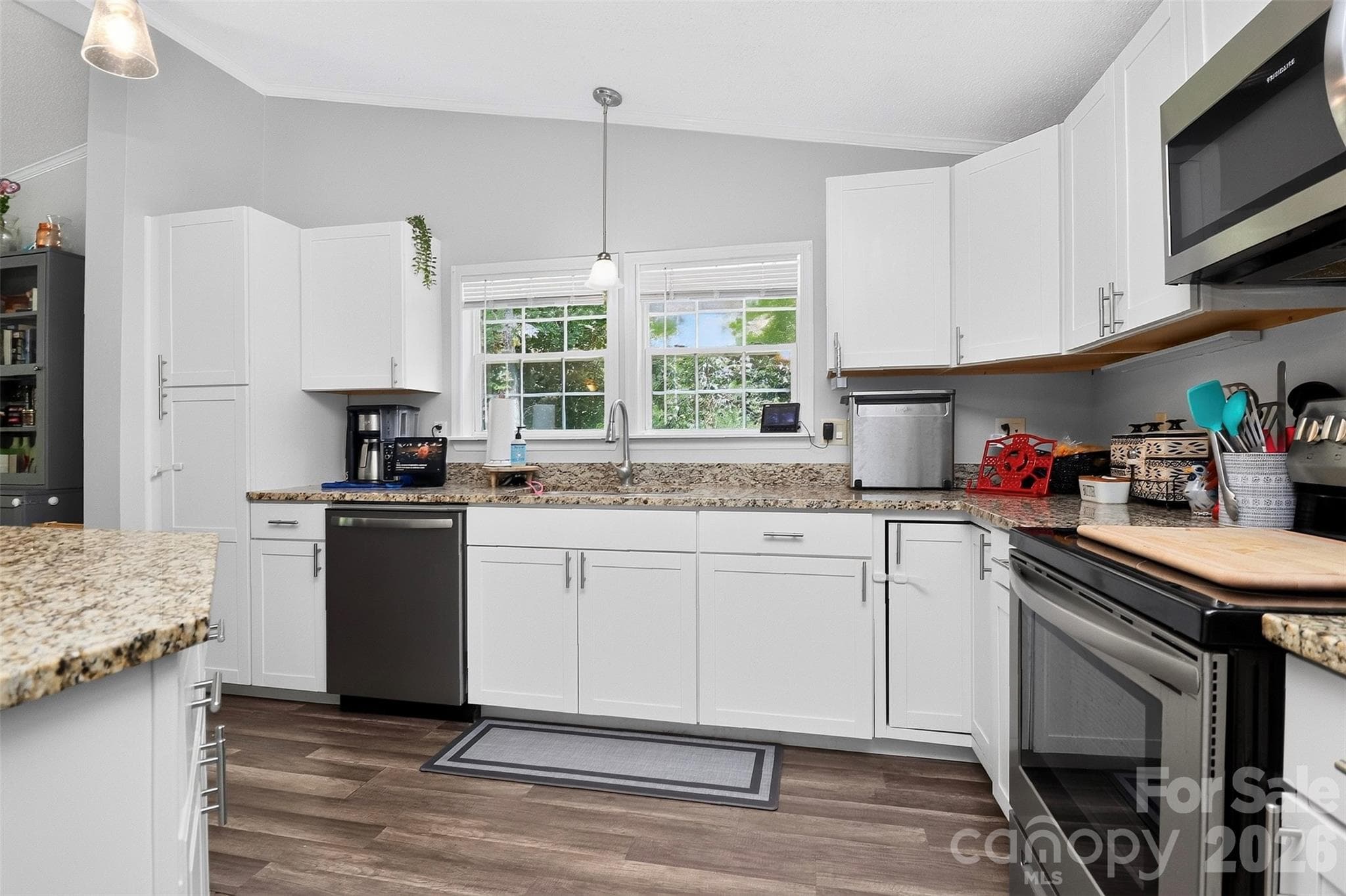 Sunny and bright! - 602 Timberwood Drive, Fort Mill