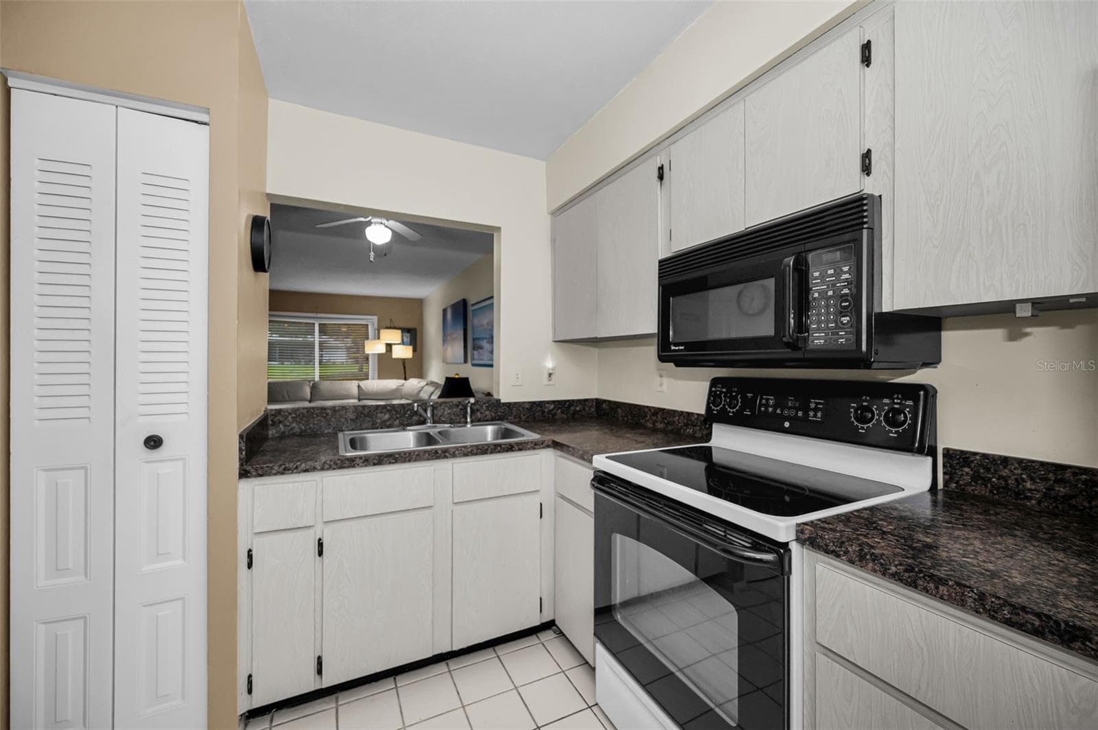 Villa at 3097 MISSION GROVE DR, PALM HARBOR, photo 19 of 98