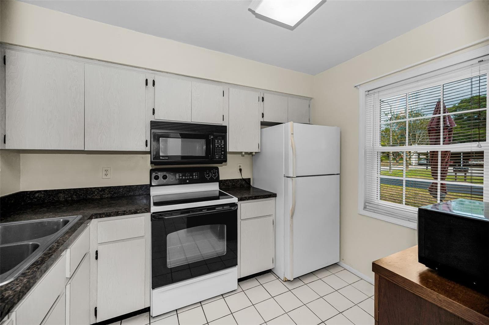 Villa at 3097 MISSION GROVE DR, PALM HARBOR, photo 23 of 98