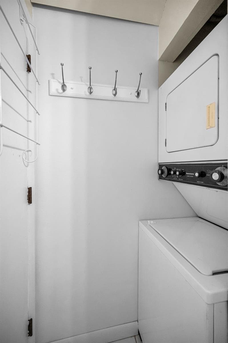 Private in unit washer dryer combo - 3097 MISSION GROVE DR, PALM HARBOR