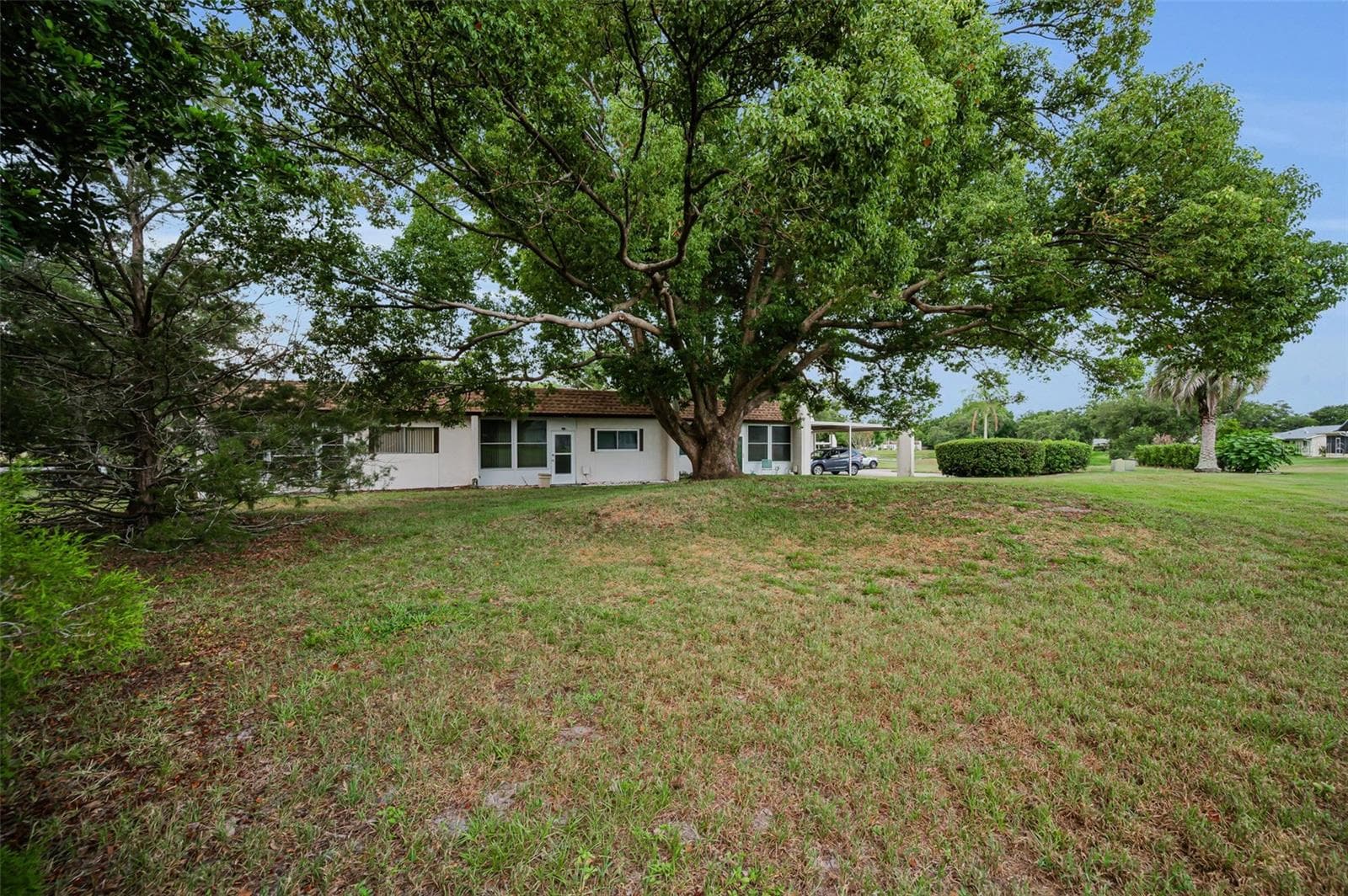 Villa at 3097 MISSION GROVE DR, PALM HARBOR, photo 37 of 98