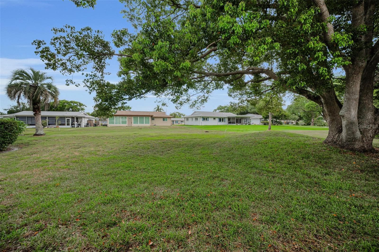 Villa at 3097 MISSION GROVE DR, PALM HARBOR, photo 38 of 98