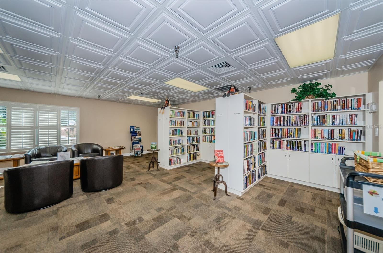 Highland Lakes Club House Library - 3097 MISSION GROVE DR, PALM HARBOR