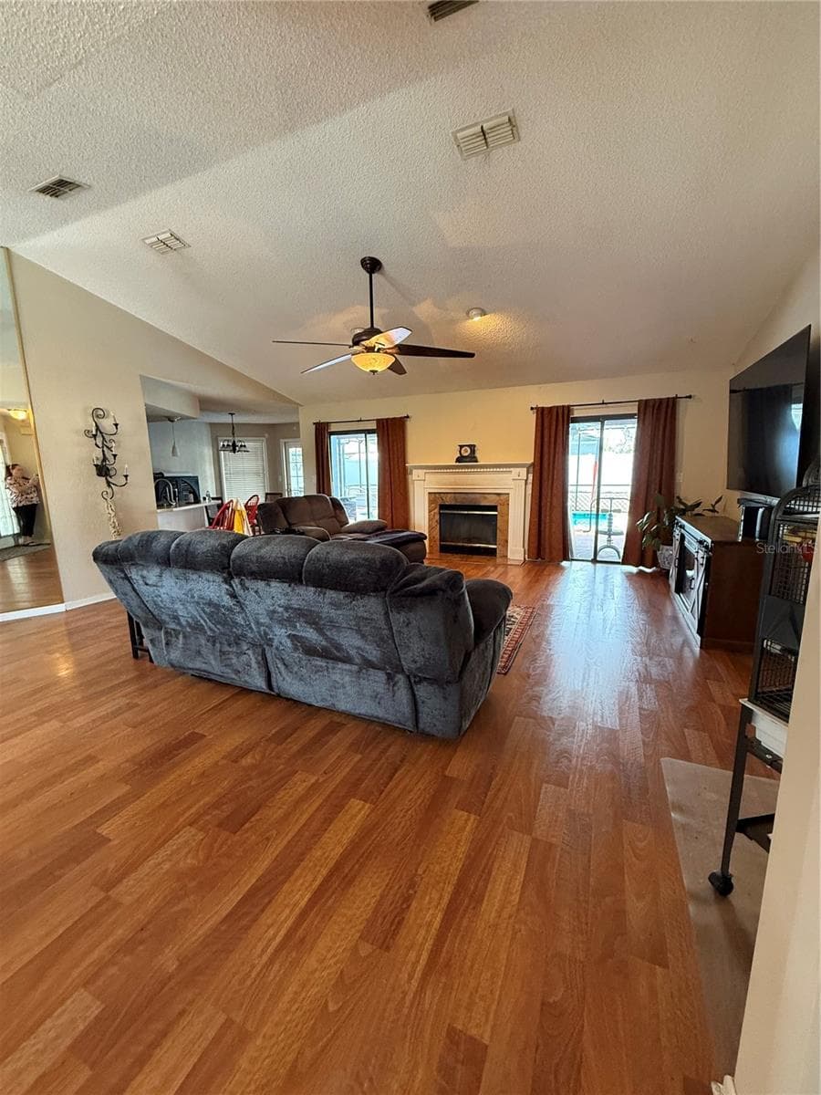 Single Family Residence at 9231 ELDRIDGE RD, SPRING HILL, photo 2 of 14