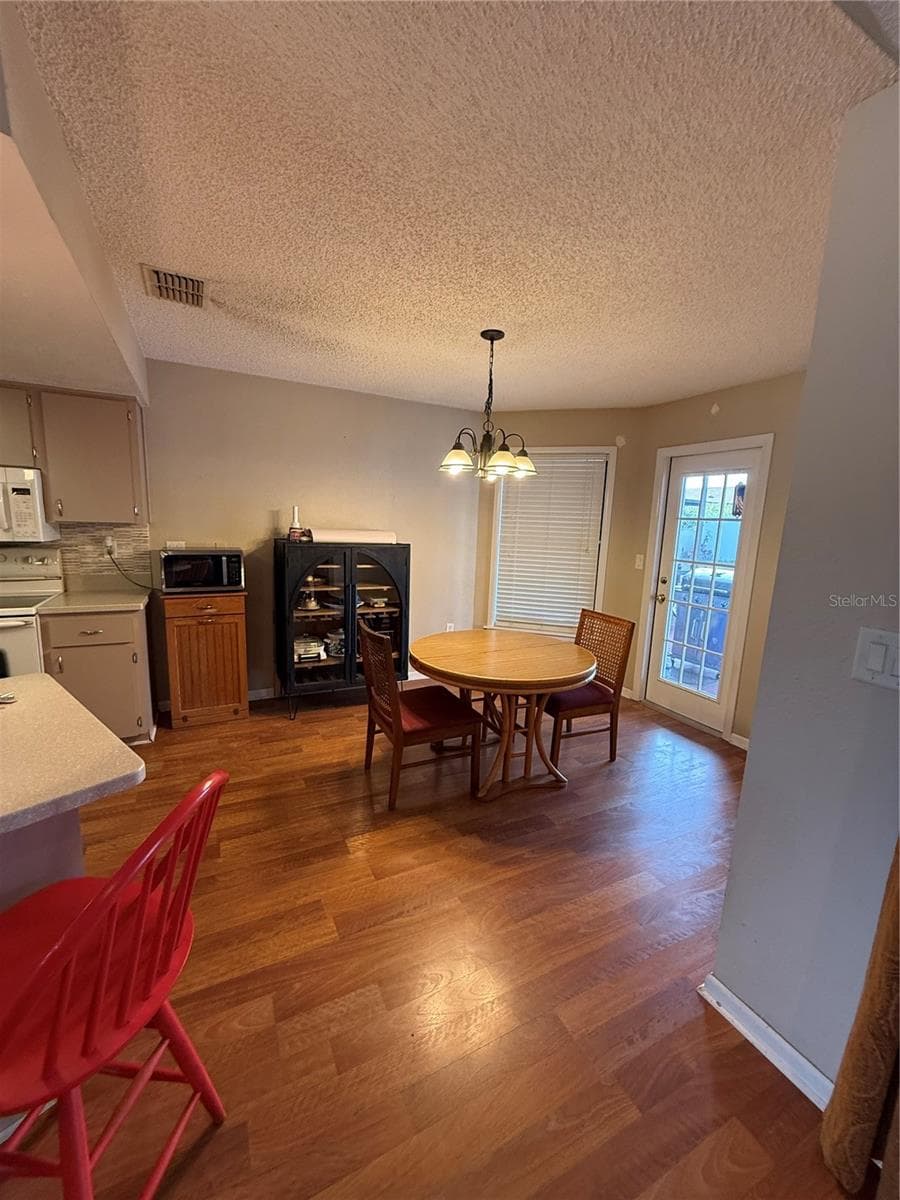 Single Family Residence at 9231 ELDRIDGE RD, SPRING HILL, photo 9 of 14