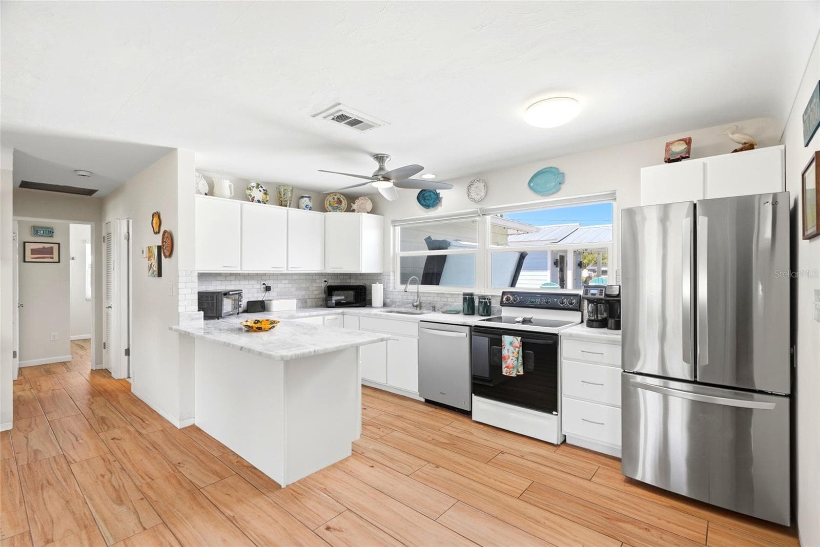 Marble counter tops - 4822 60TH WAY N, KENNETH CITY