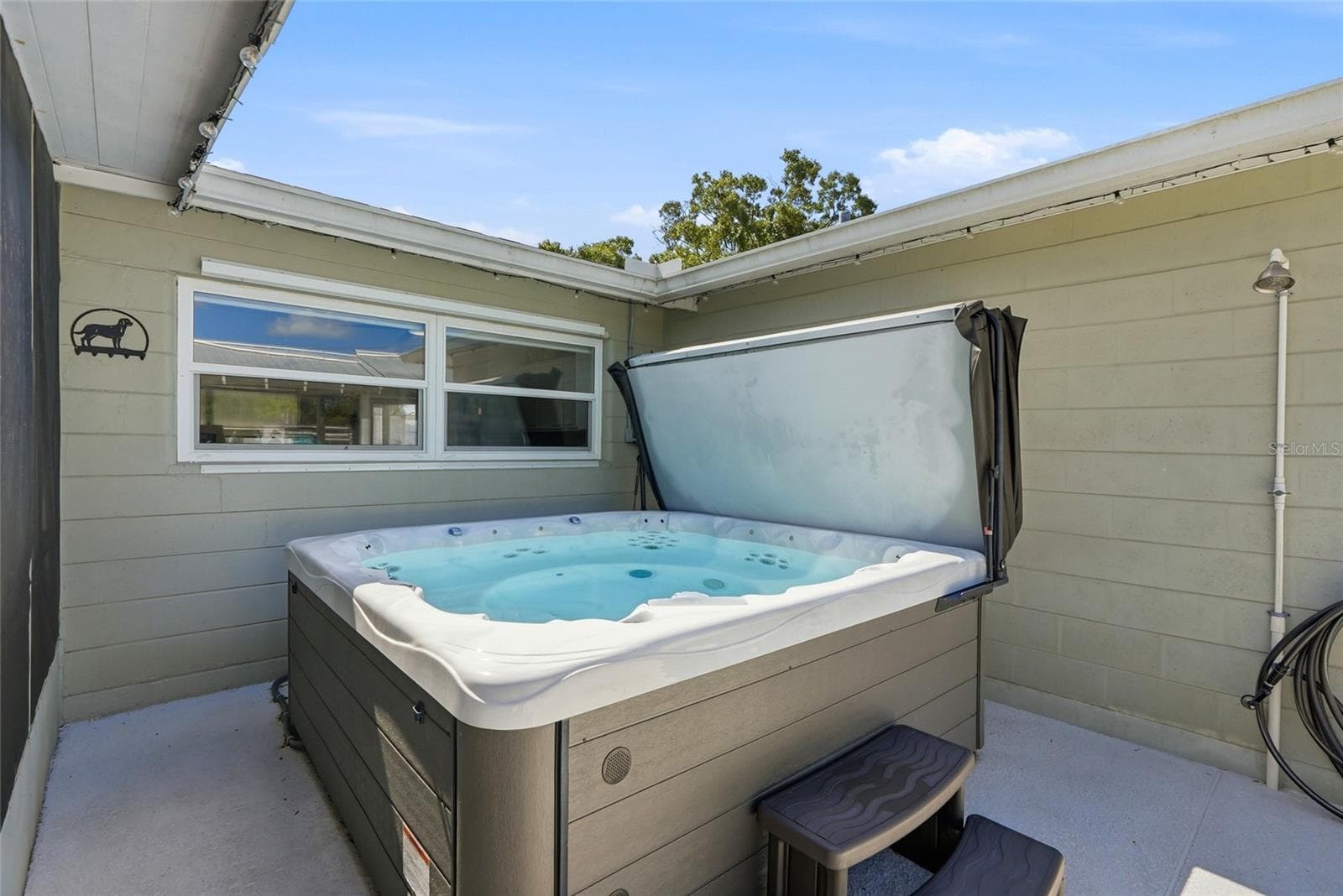 Brand new hot tub! - 4822 60TH WAY N, KENNETH CITY