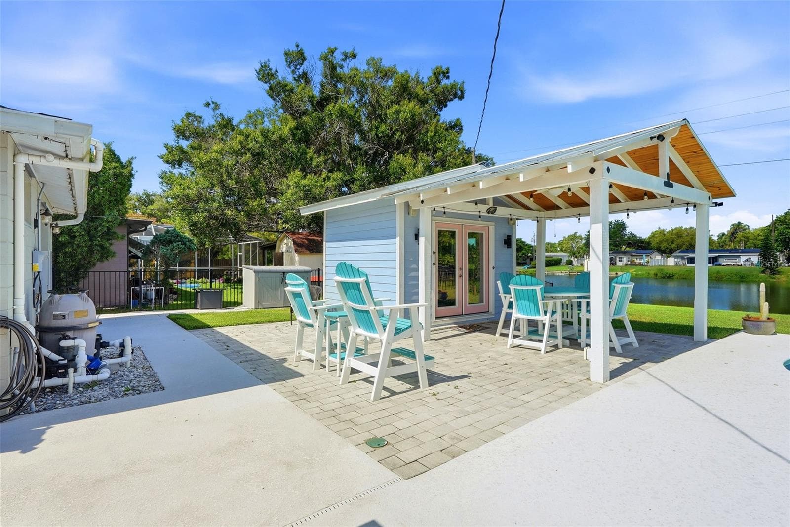 Custom built pool side cabana - 4822 60TH WAY N, KENNETH CITY
