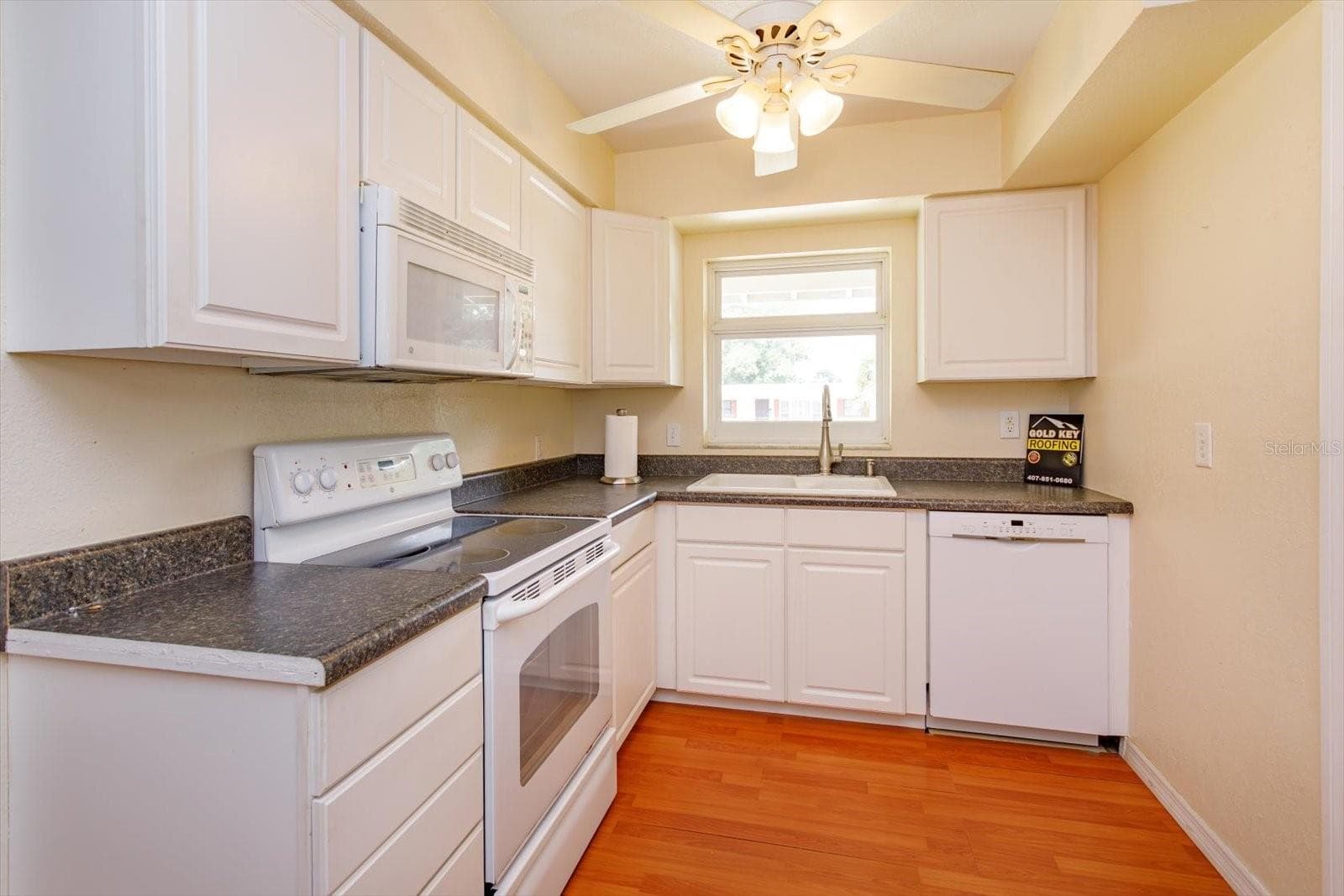 Single Family Residence at 1519 CATALPA LN, ORLANDO, photo 8 of 23