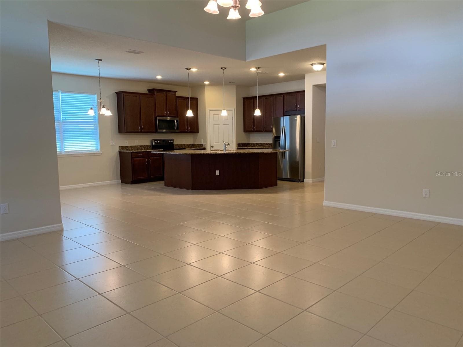 Single Family Residence at 2860 CHANTILLY AVE, KISSIMMEE, photo 6 of 44
