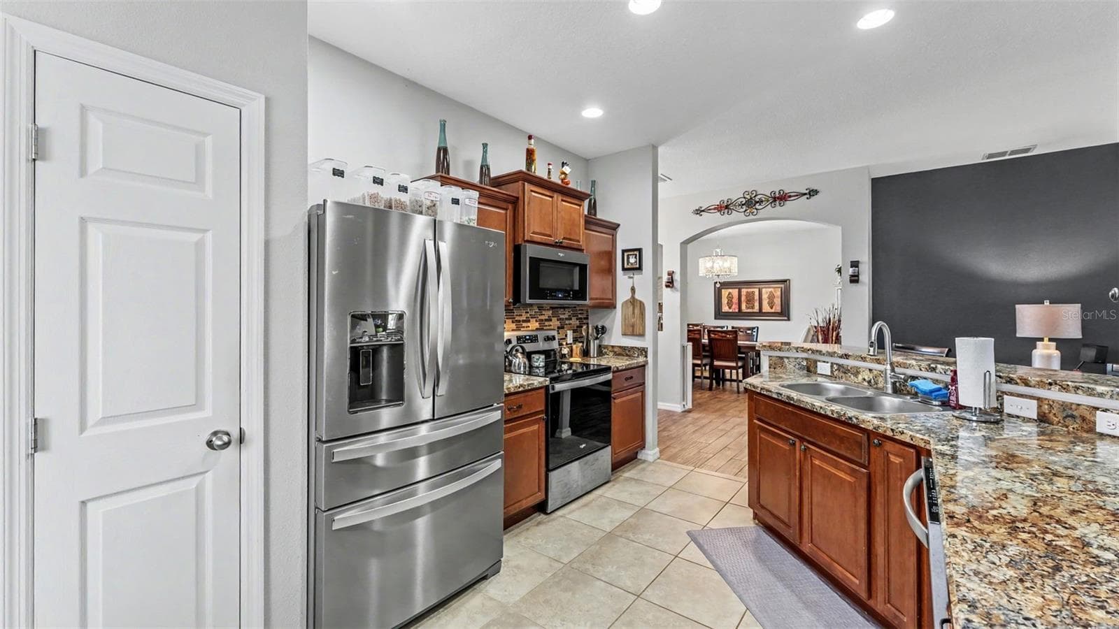 Single Family Residence at 1053 KRENSON WOODS RD, LAKELAND, photo 10 of 36