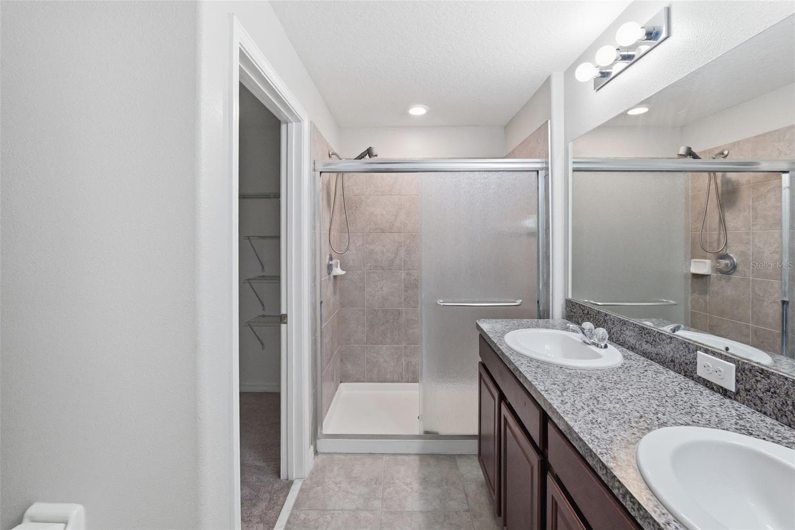 Townhouse at 10407 LAKE MONTAUK DR, RIVERVIEW, photo 7 of 28