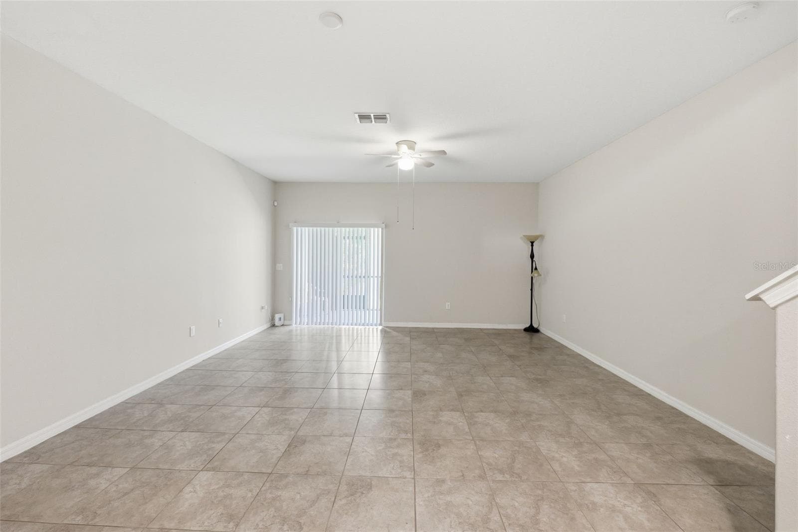 Townhouse at 10407 LAKE MONTAUK DR, RIVERVIEW, photo 9 of 28