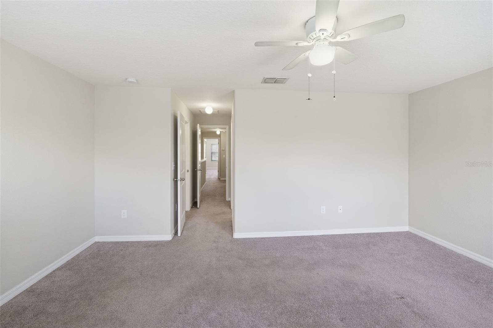 Townhouse at 10407 LAKE MONTAUK DR, RIVERVIEW, photo 16 of 28