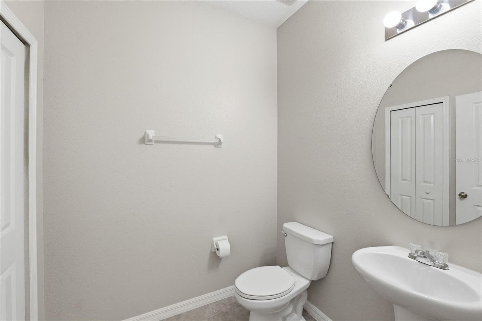 Townhouse at 10407 LAKE MONTAUK DR, RIVERVIEW, photo 17 of 28