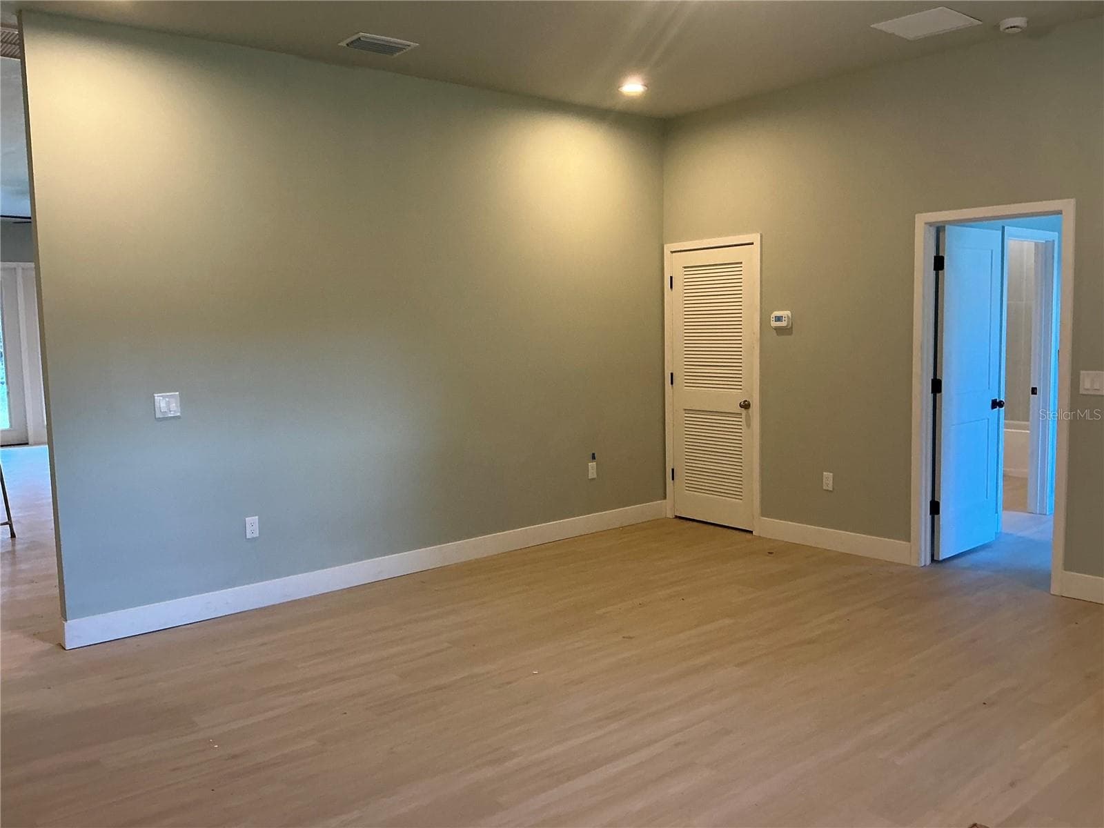 front living room - 1619 MAGNOLIA AVE, DELAND