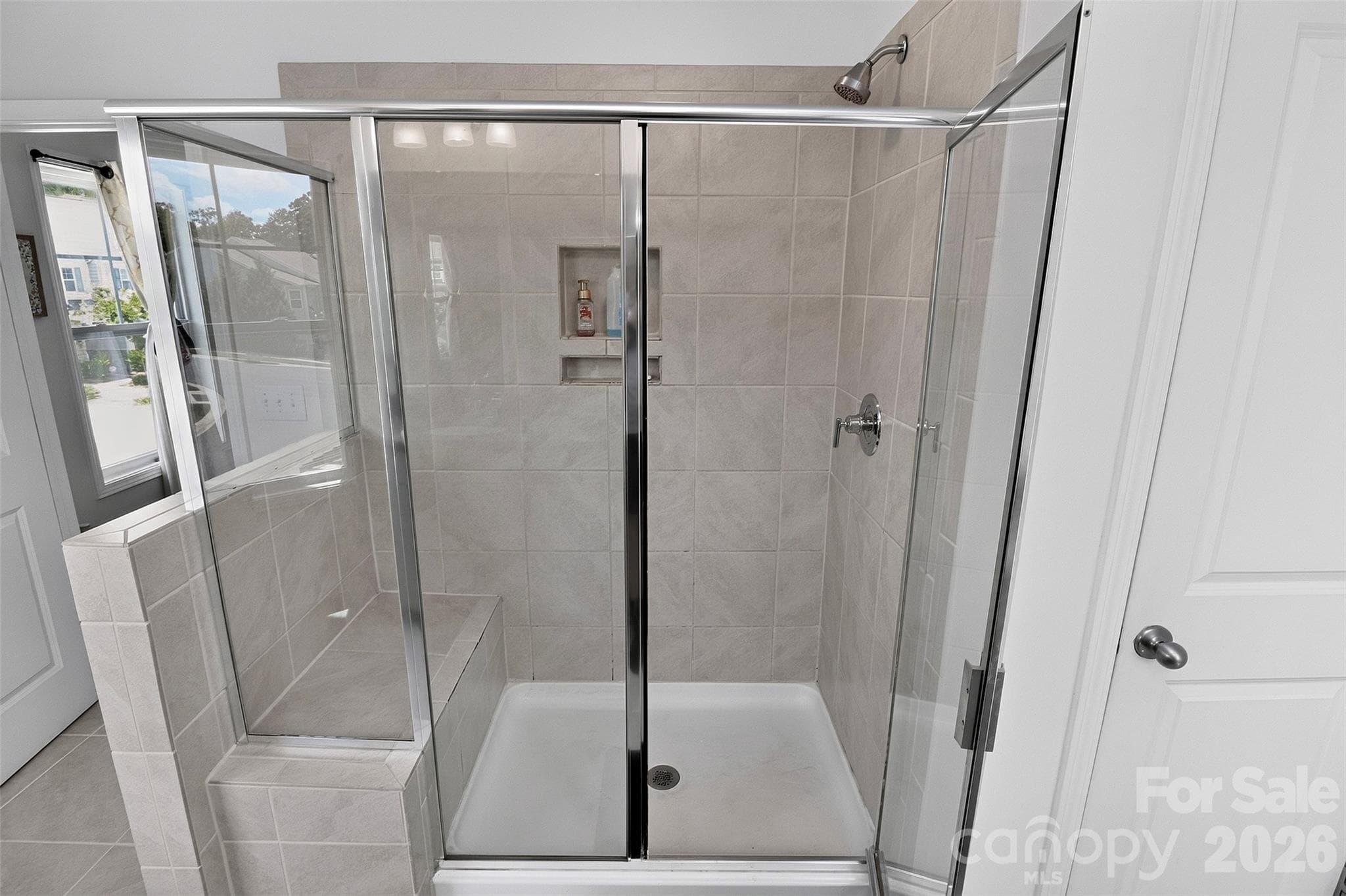 Luxury oversized shower with bench - 1019 Chicory Trace, Clover