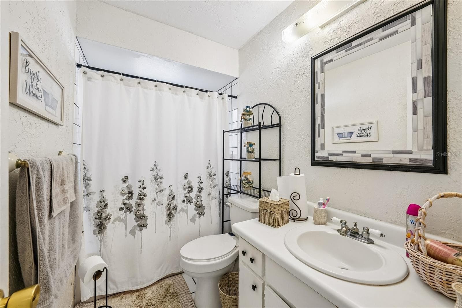 Guest Bath - 3777 PARKWAY BLVD, LAND O LAKES