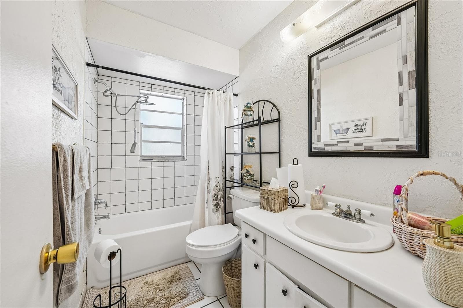 Guest Bath - 3777 PARKWAY BLVD, LAND O LAKES