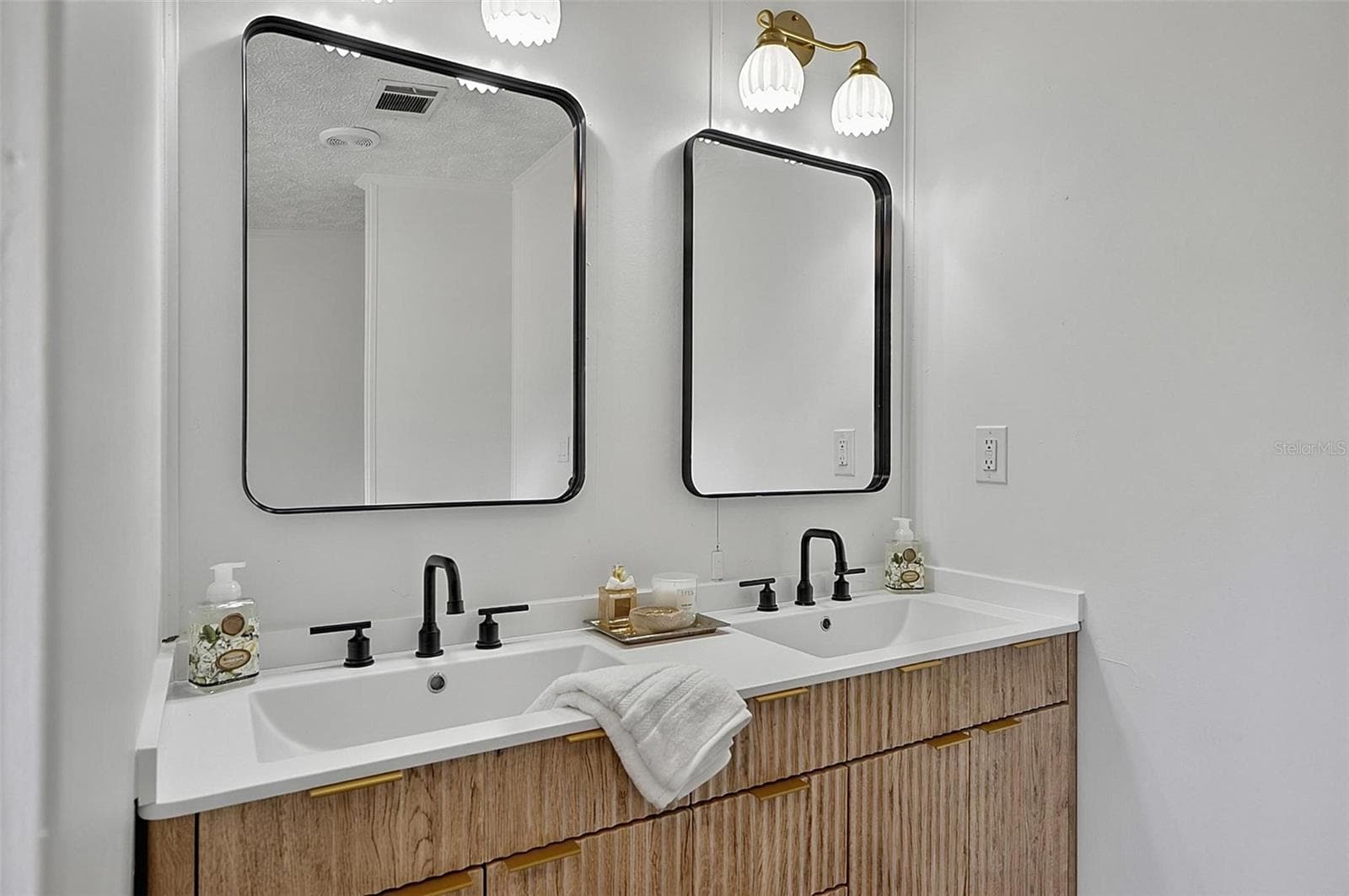 Manufactured Home at 2318 COCONUT BLVD, BUNNELL, photo 30 of 52