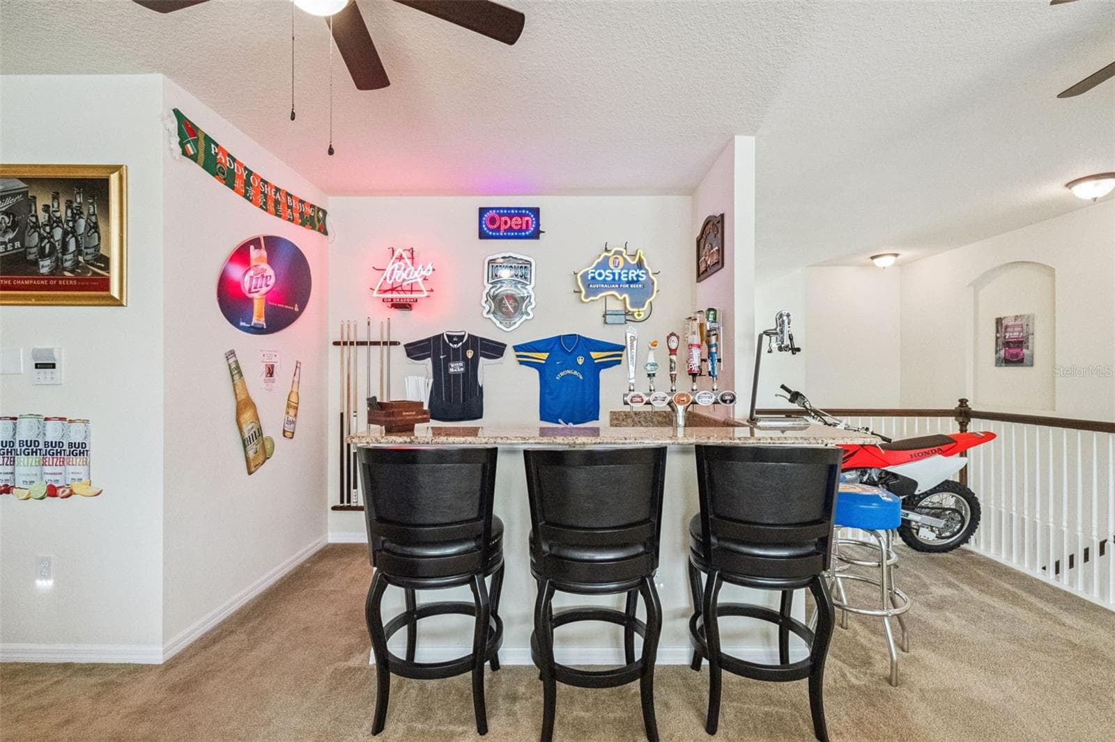 Your own Pub! - 11121 LEMAY DR, CLERMONT