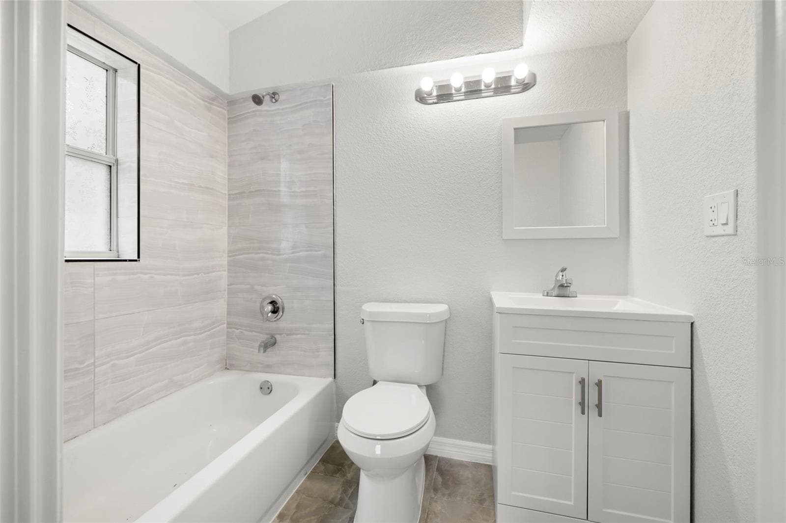 Bath 1 - 6612 N 23RD ST, TAMPA