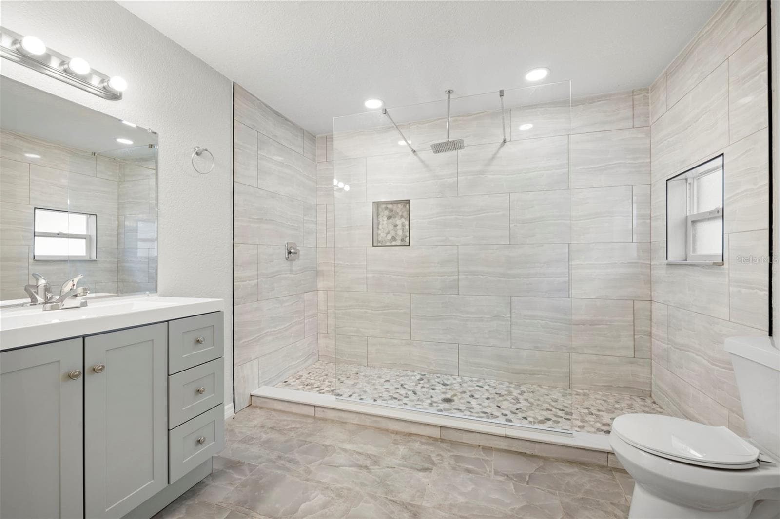 Bath 3 - 6612 N 23RD ST, TAMPA