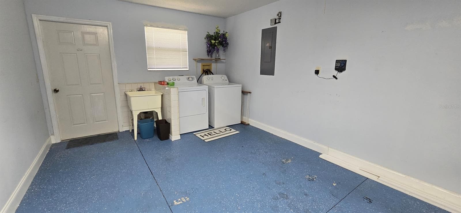 1 Car + golf cart garage w/ washer & dryer - 712 ARTESIA AVE, THE VILLAGES