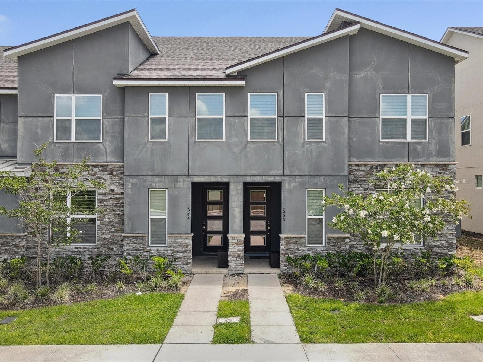 1632 TROPICAL PALMS CIR