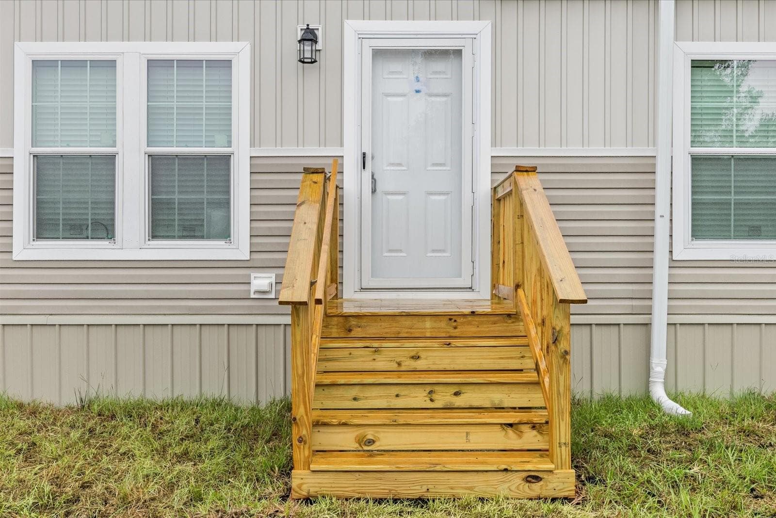Manufactured Home at 16226 NW 254TH ST, OKEECHOBEE, photo 7 of 36