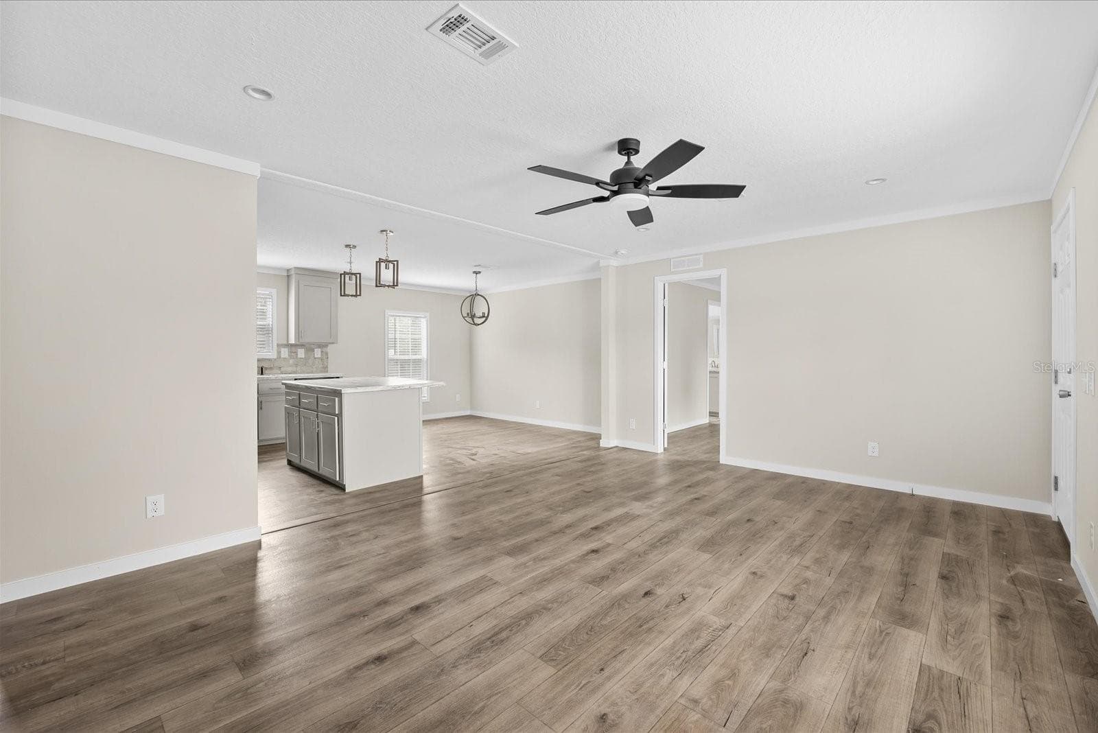 Manufactured Home at 16226 NW 254TH ST, OKEECHOBEE, photo 13 of 36