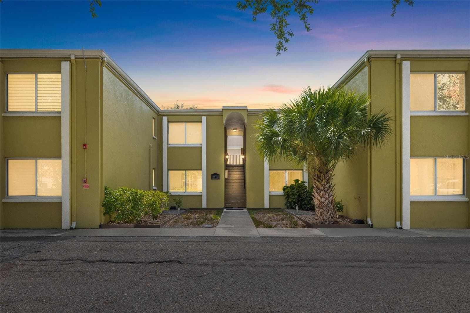 3206 W AZEELE ST #227