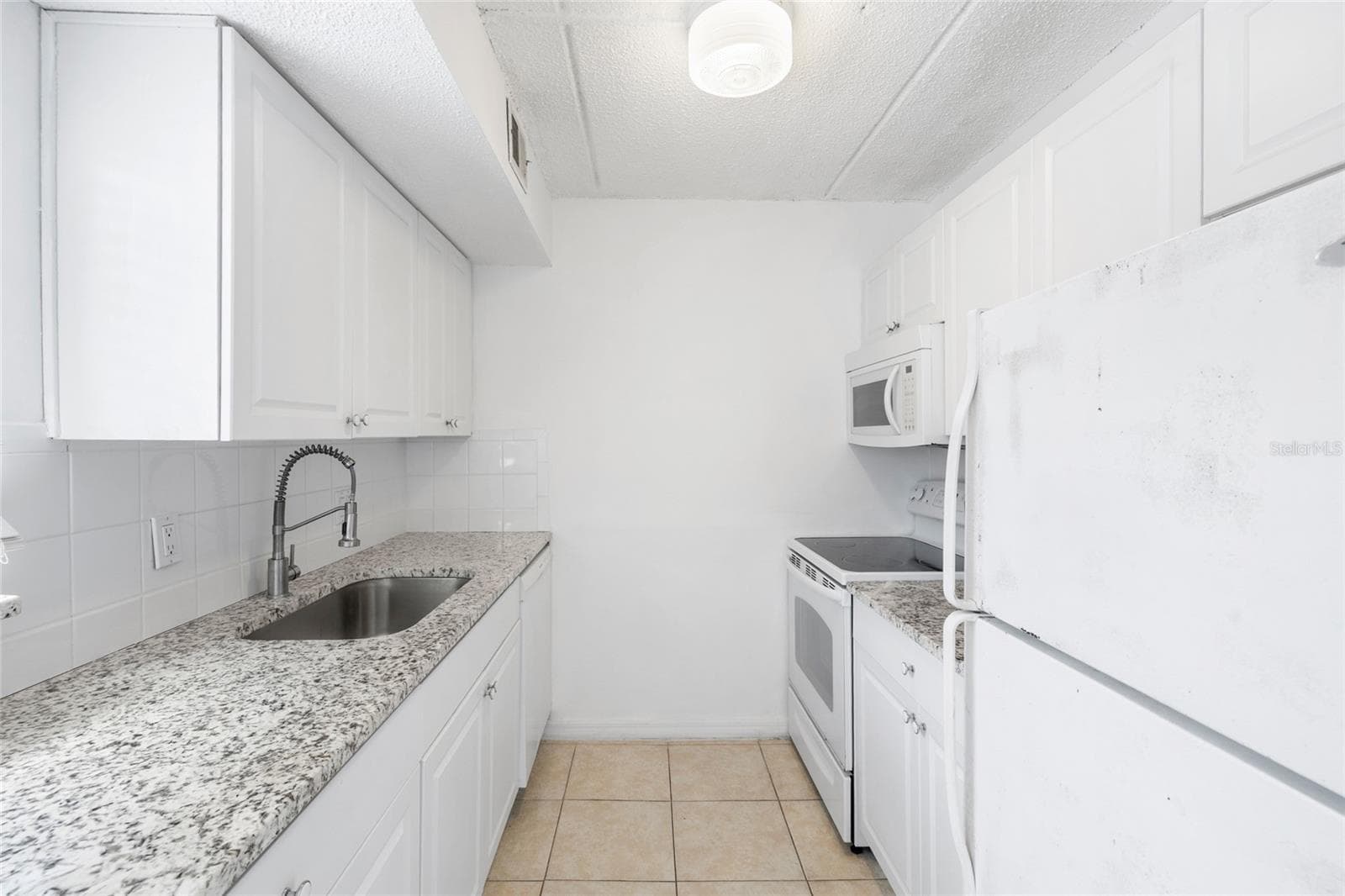 Condominium at 3206 W AZEELE ST #227, TAMPA, photo 13 of 23